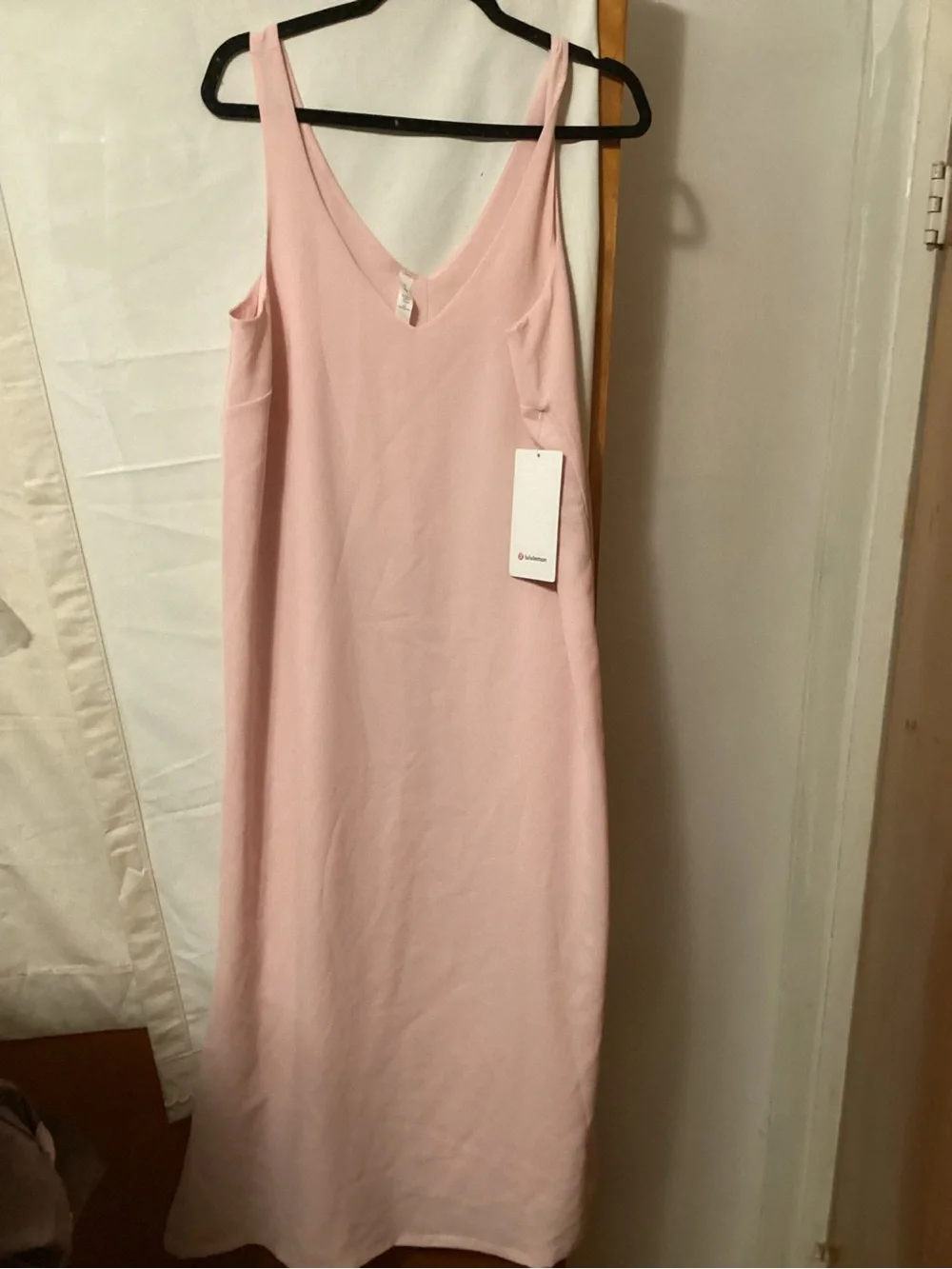 LULULEMON V neck midi dress sweat wicking easy dry  NWT SZ 10 Barbie core